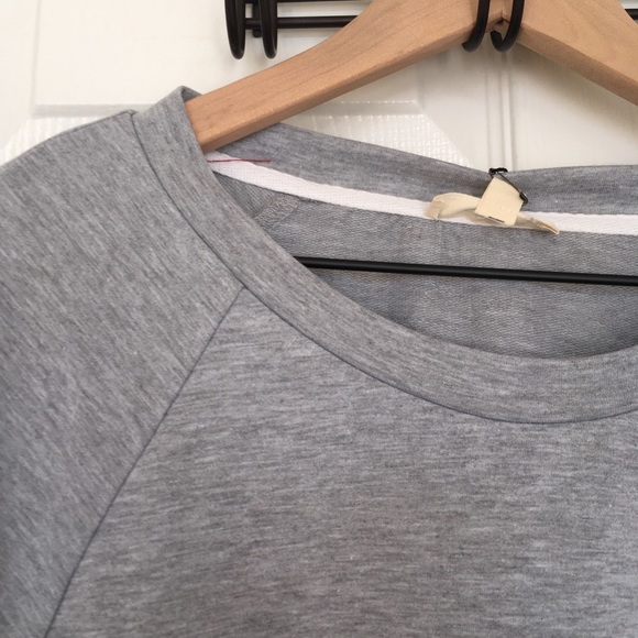 5 for $25 * 🛍 Lace Long Sleeve Top - Picture 6 of 7